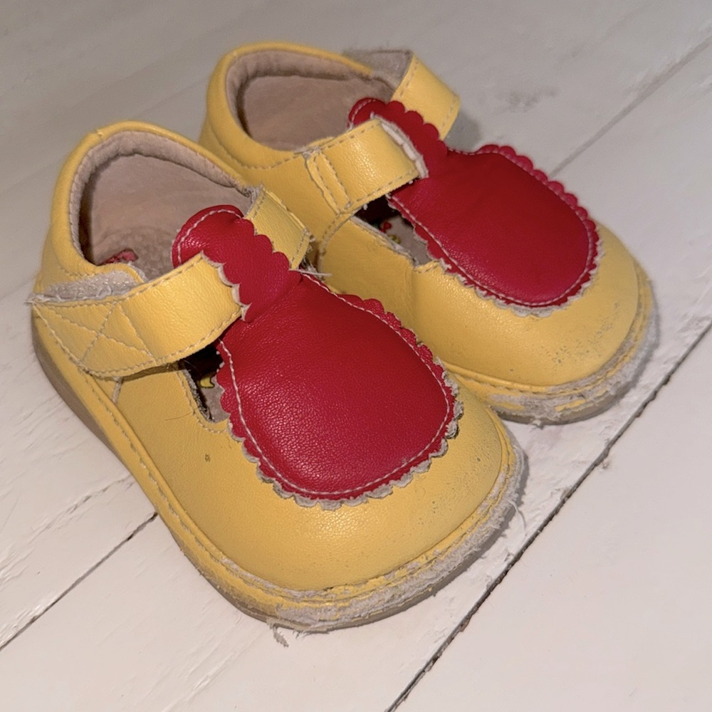 Vintage 1980s Foot Kinetic girls baby shoes size 18m yellow and red